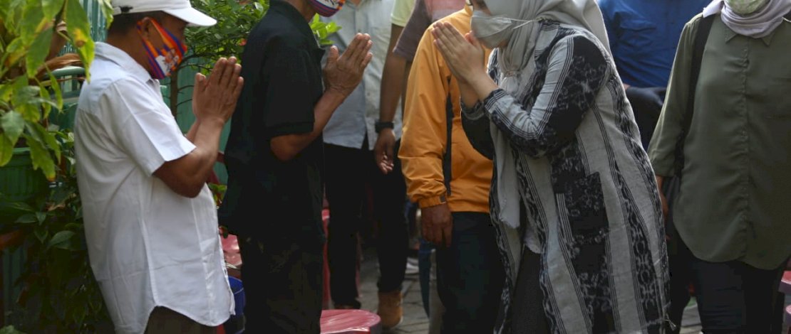 Calon Wakil Wali Kota Makassar berjargon ADAMA', Fatmawati Rusdi saat menemui warga Makassar.