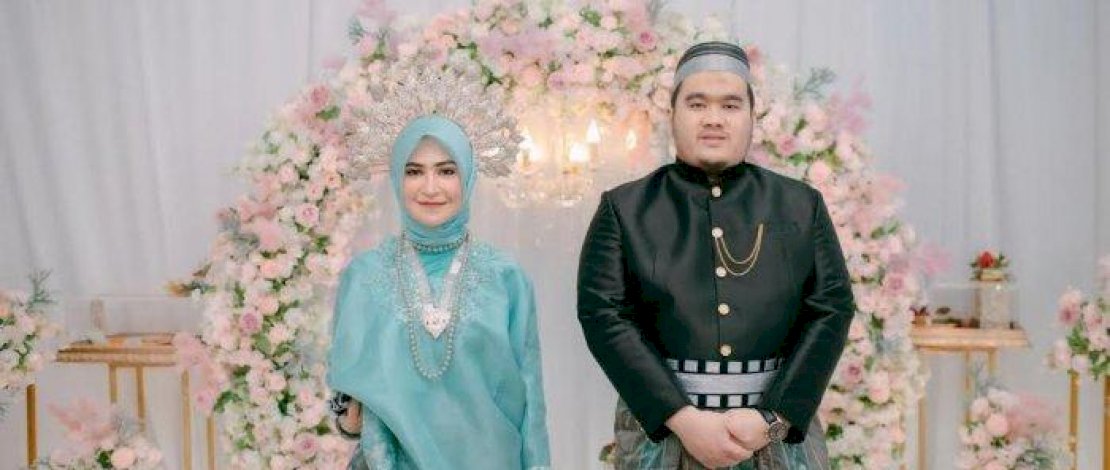 Afril dan calon suaminya, Doli Irawan. (Sumber: instagram 94afriilll)