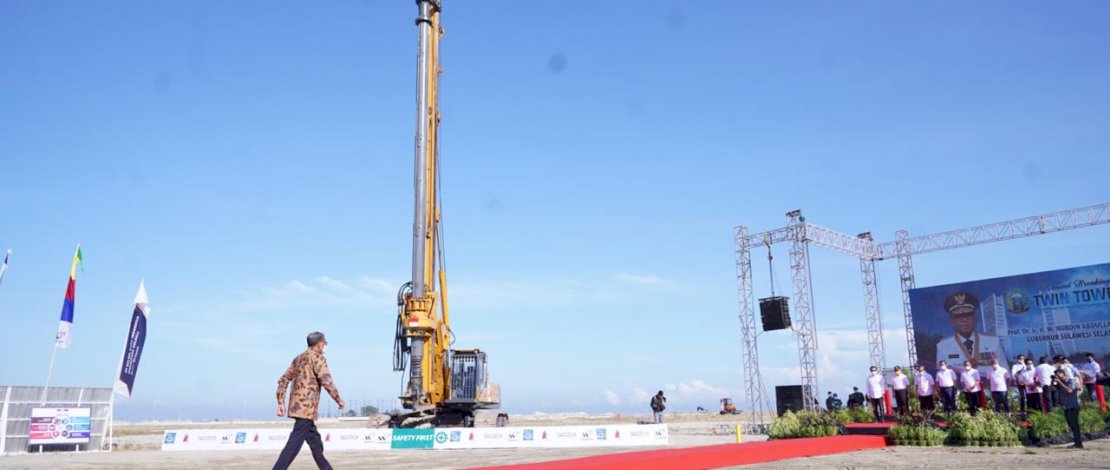 Nurdin Abdullah melakukan ground breaking Twin Tower di CPI.