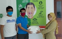 Partai Gelora Serahkan APD ke Puskesmas Barombong
