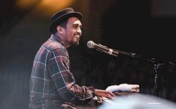 Penyanyi Glenn Fredly Meninggal Dunia