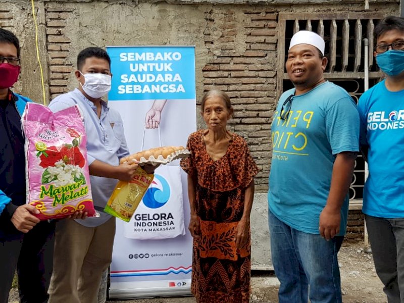 Partai Gelora Bantu Warga Jalani PSBB dengan Paket Sembako