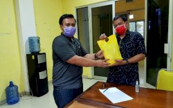 Perangi Corona, Golkar Sulsel Bagikan Hand Sanitizer dan Masker di 1000 Titik di Sulsel