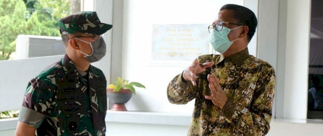 Gubernur Sulsel, Nurdin Abdullah berasama Pangdam Hasanuddin. IST