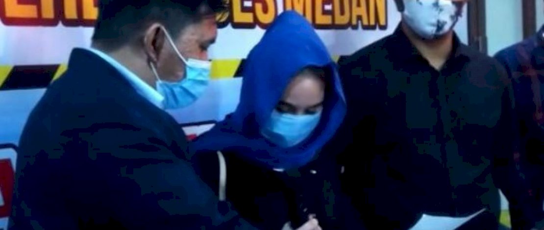 Hana Hanifah saat konferensi pers di Polrestabes Medan.