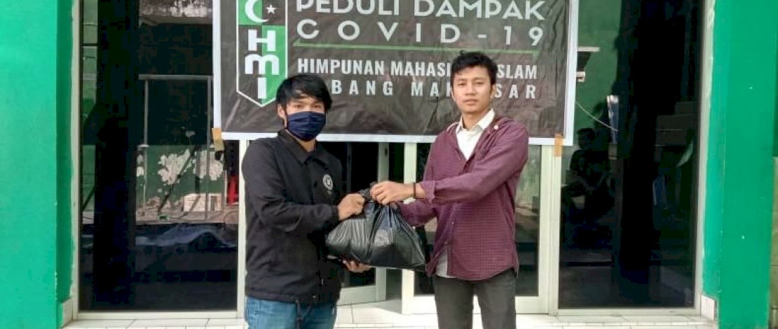 Kader HMI di Makassar Salurkan Bantuan ke Masyarakat