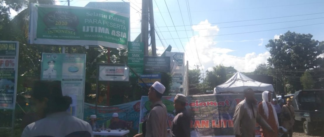 Para peserta Ijtima' Dunia Zona Asia, hilir mudik di pintu masuk lokasi acara, di Ponpes Darul Ulum, Desa Niranuang, Kecamatan Bontomarannu, Gowa. Para peserta Ijtima' Dunia Zona Asia, hilir mudik di pintu masuk lokasi acara, di Ponpes Darul Ulum, Desa Niranuang, Kecamatan Bontomarannu, Gowa.