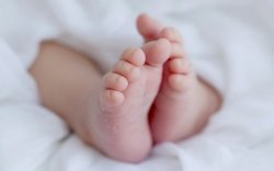 Melahirkan di UKS Saat Ujian, Siswi Ini Tunjuk Pria Beristri sebagai Ayah Bayinya