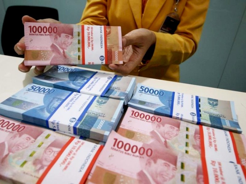 Besok, Mandiri dan BCA Batasi Jam Operasional Bank