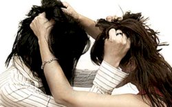 Gara-gara Status Facebook, Wanita di Makassar Dikeroyok Tiga Tetangga, Begini Kronologinya