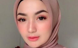 Pesona Imel Putri Cahyati, Mantan Istri Suami Zaskia Gotik