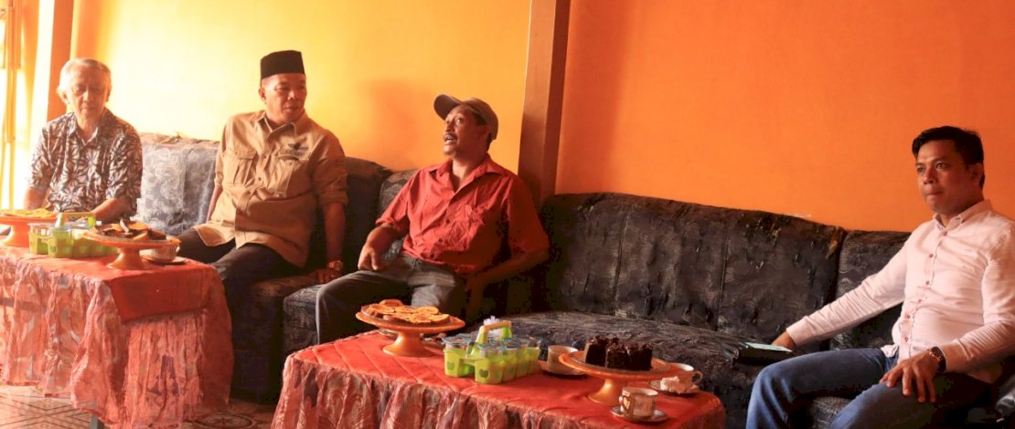 Andi Utta bertemu dengan nelayan di Para Para. 