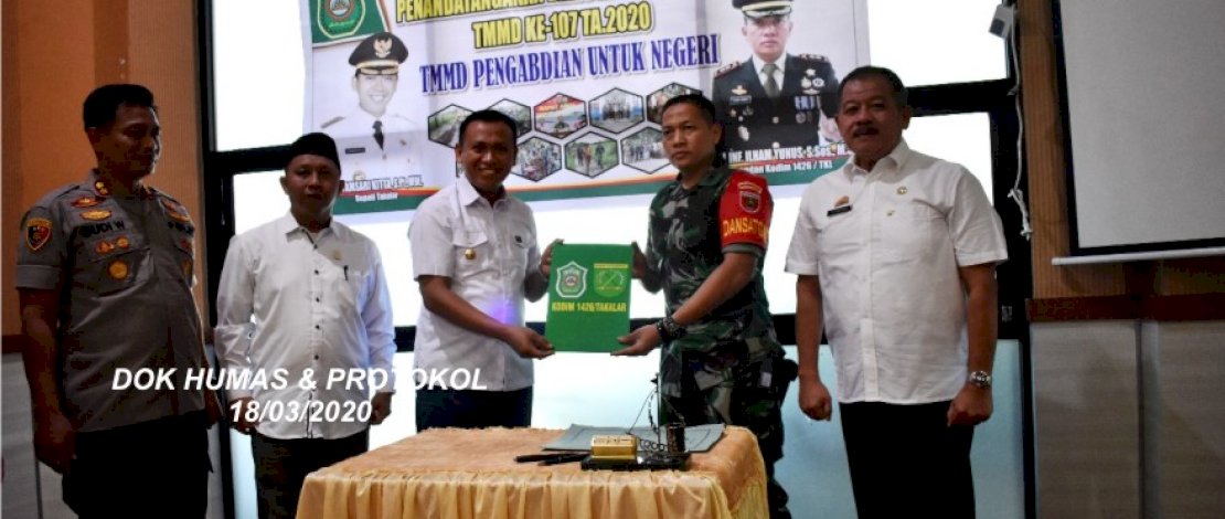 Moment Bupati Takalar, Syamsari Kitta dan Dandim Takalar melakukan MoU Tentara Manunggal Membangun Desa.