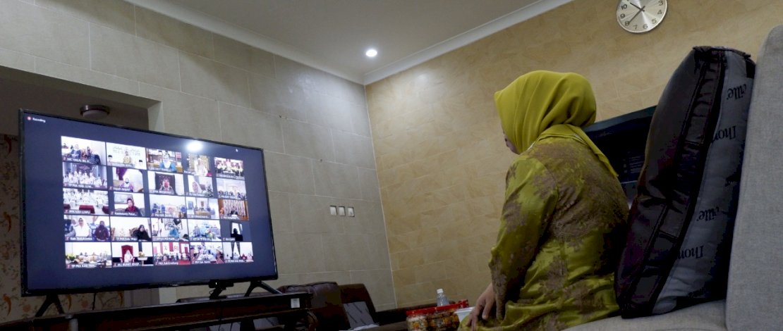 Suasana video conference Ketua TP-PKK Kota Makassar.