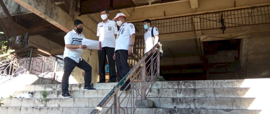 Pj Wali Kota Makassar saat meninjau Pasar Terong.