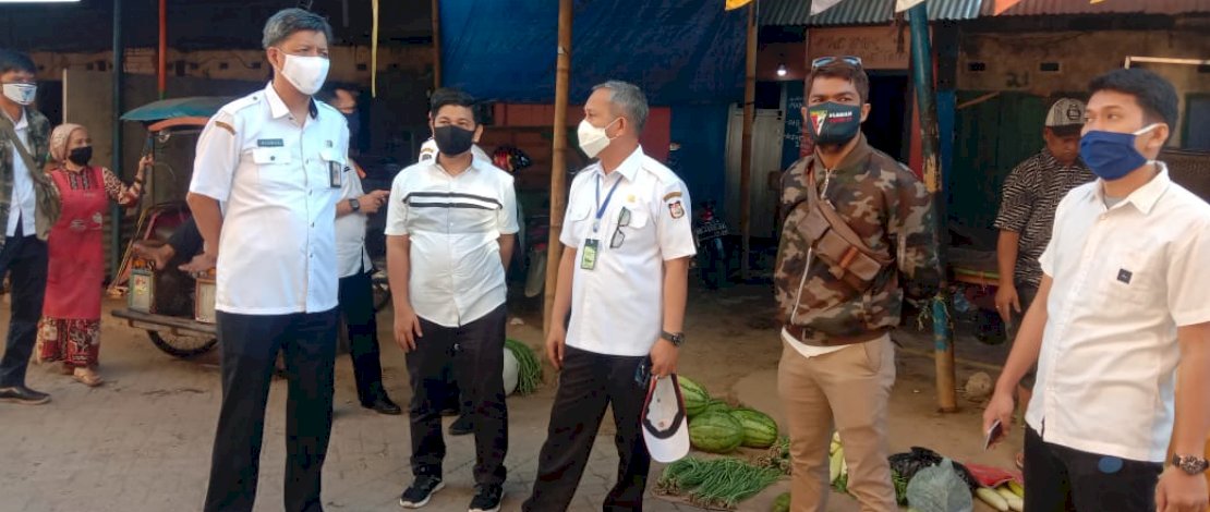 Pj Wali Kota Makassar saat meninjau Pasar Terong.