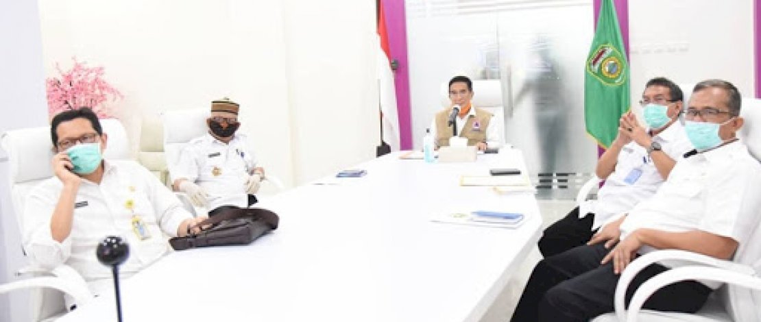 Asisten I Bidang Pemerintahan dan Kesra Akhmad Najib, memimpin jumpa pers mengenai analisis epidemiologi percepatan penanganan pandemi covid-19 di Provinsi Sumsel berdasarkan indikator epidemiologi.