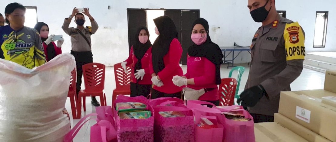 Bhayangkari Jeneponto Salurkan Bantuan Korban Banjir dan Longsor