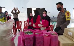 Bhayangkari Jeneponto Salurkan Bantuan Korban Banjir dan Longsor