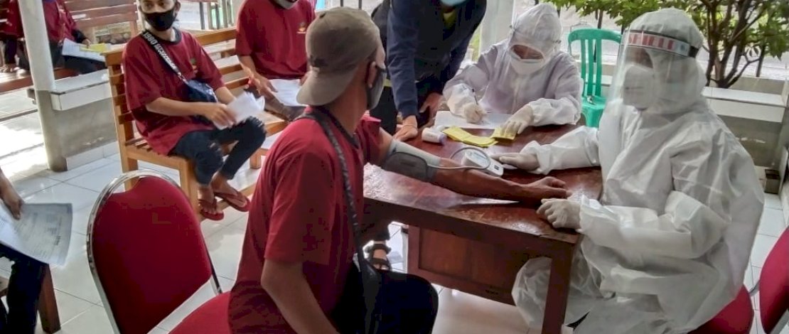 Pemkab Gowa Jemput 14 TKI dari Malaysia