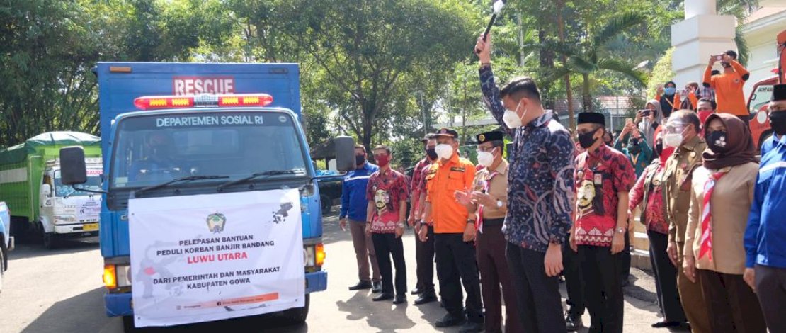 Bupati Gowa, Adnan Purichta Ichsan, melepas bantuan ke Masamba, Luwu Utara.