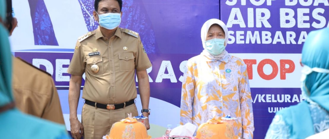 Suasana deklarasi Kecamatan Barru sebagai kecamatan ODF.