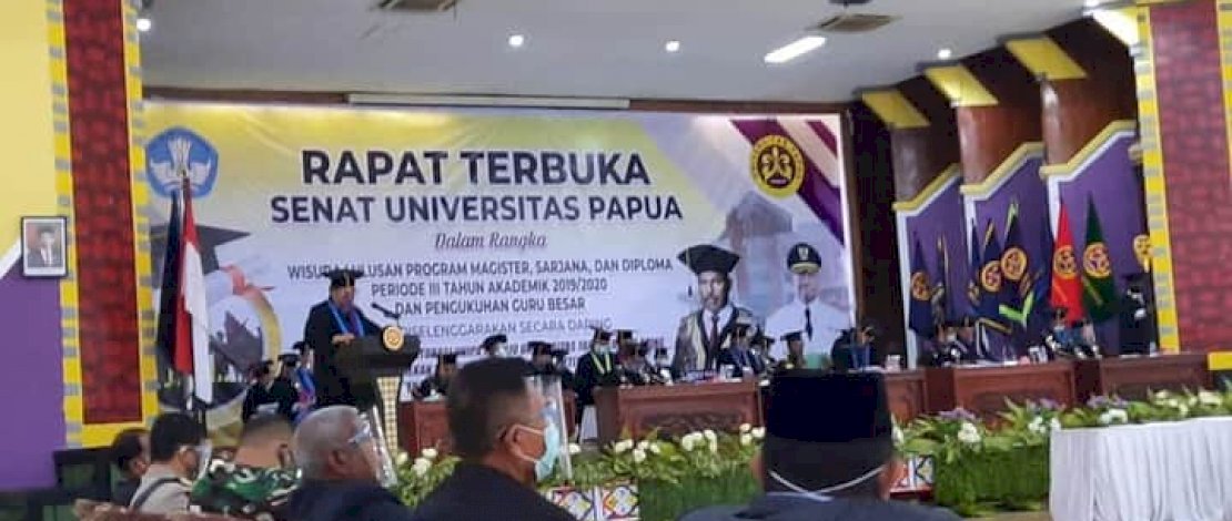 Dua Guru Besar Dikukuhkan pada Rapat Senat Terbuka Unipa