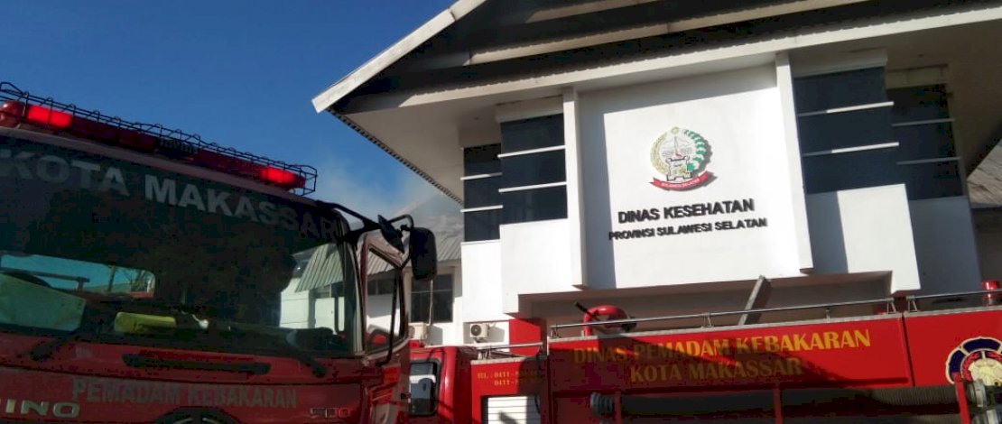 Kebakaran di Dinas Kesehatan Provinsi Sulsel, subuh tadi.