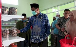 Usai Resmikan Minimarket DDI Mangkoso, Bupati Barru Ikuti Haul Ke-30 AGH. M. Amri Said