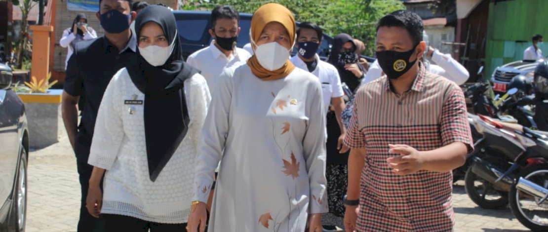 Anggota DPR RI Hasnah Syam Bersama BPOM Sulsel Sosialisasi Pemberdayaan Masyarakat Obat dan Pangan