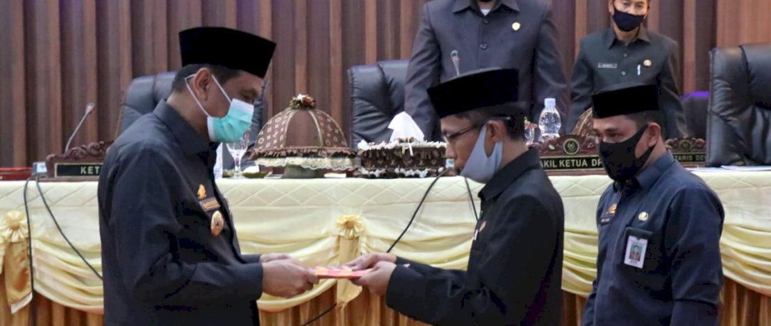 Suasna rapat paripurna DPRD Barru.