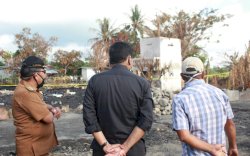 Pelukan Korban Kebakaran Palanro, Suardi Saleh Terenyuh