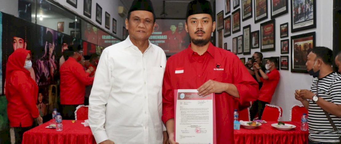 Suardi Saleh saat mendapat rekomendasi dari PDIP Makassar.