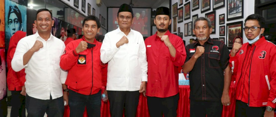 Suardi Saleh saat mendapat rekomendasi dari PDIP Makassar.