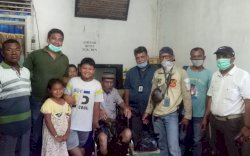 Kabaharkam Polri Kembalikan Senyum Pria Asal Aceh yang Kedua Kakinya di Amputasi