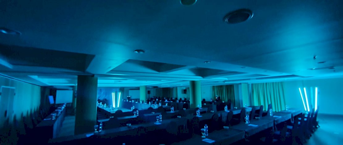 Ozonisasi dan UVC ruangan di Hotel Aston Makassar.