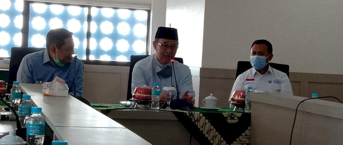 Anis Matta menemui dua rektor, Prof Husain Syam (Rektor UNM) dan Prof Ambo Asse (Rektor Unismuh).