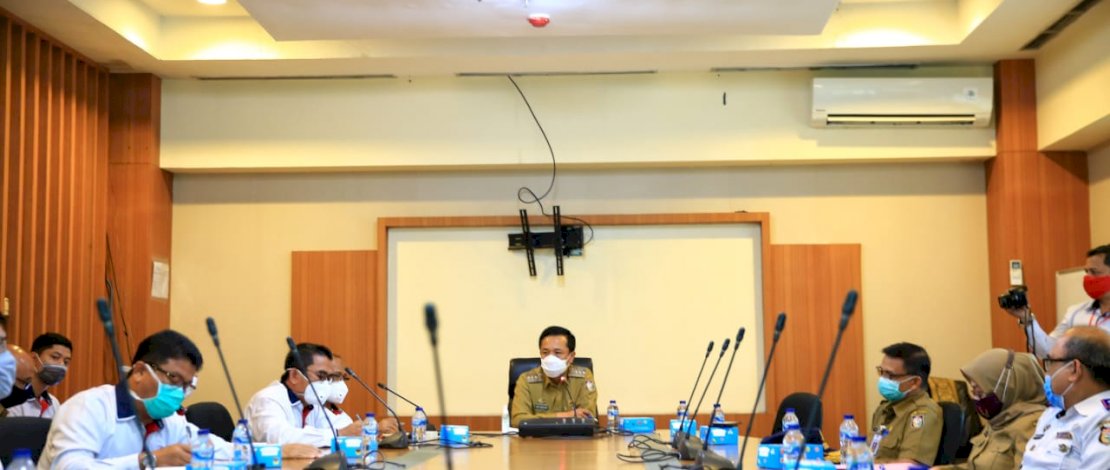 Pj Wali Kota Makassar saat menerima kunjungan Bosowa Marga Nusantara, di Balaikota Makassar.