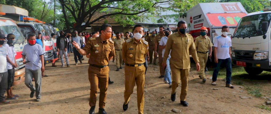 Lima truk sampah Compactor mulai dioperasikan Pemkot Makassar.