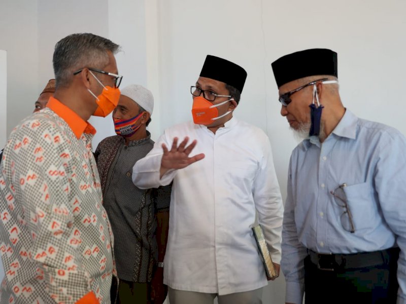 Ustaz Ije Kerahkan Relawan Santri Menangkan Danny-Fatma