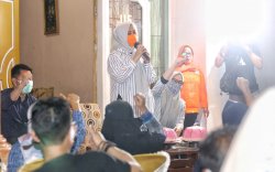 Giliran Emak-emak di Manuruki Doakan Danny-Fatma Menang