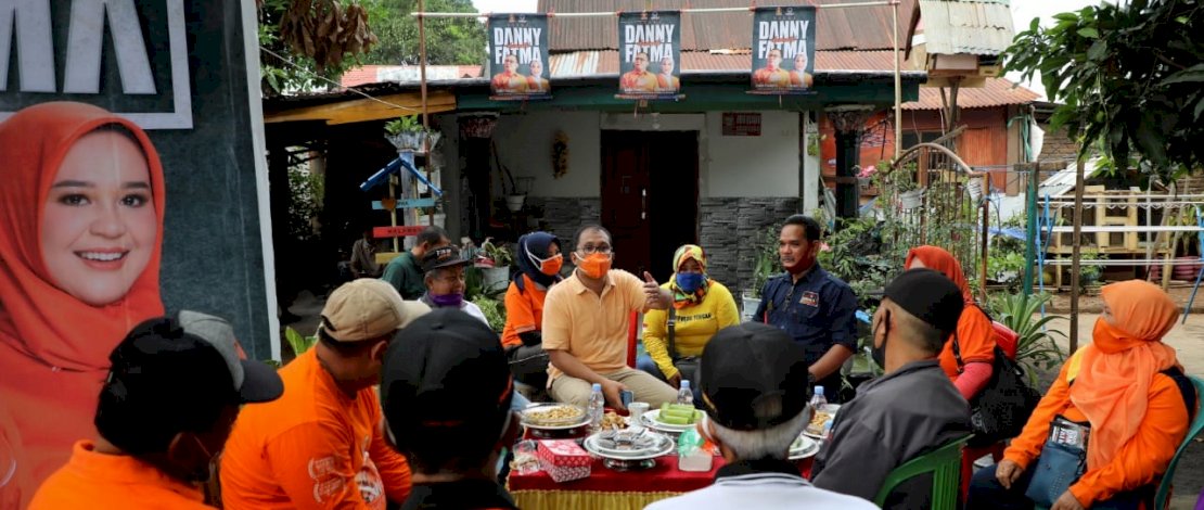 Danny Pomanto saat bersilaturahmi dengan warga Laikang dan komunitas Mesak Kada.