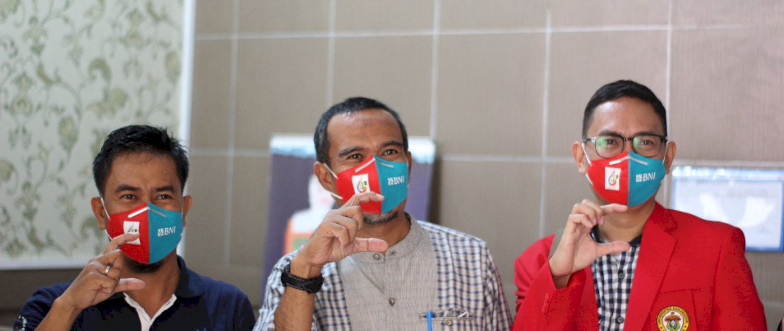 Bantuan Tim Dies Natalis ke-64 Unhas di Masamba.