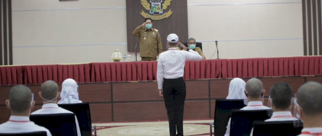 Pelepasan praja IPDN yang akan registrasi di Kampus Jatinangor.