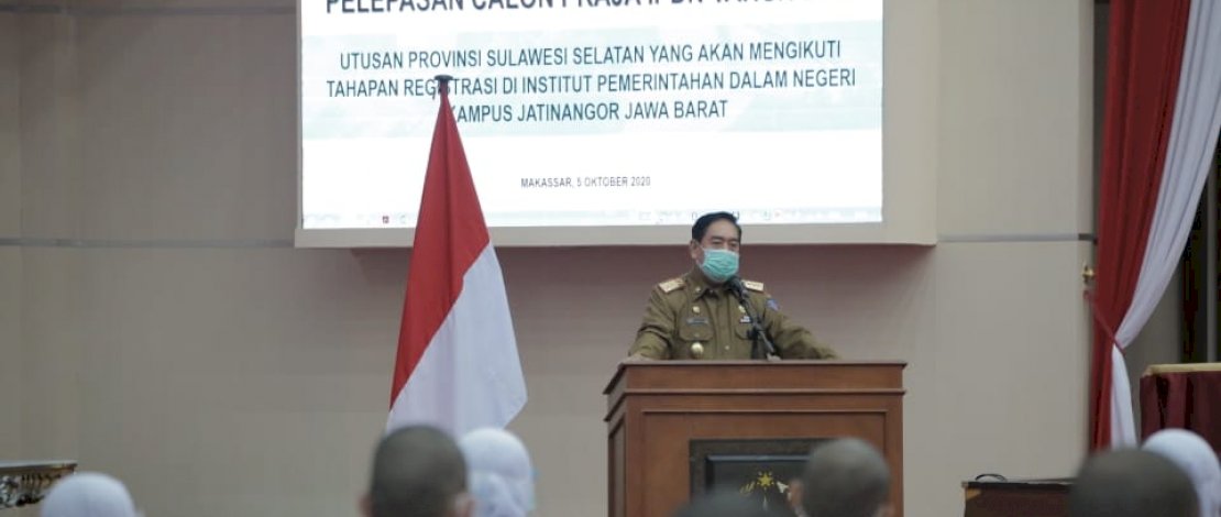 Pelepasan praja IPDN yang akan registrasi di Kampus Jatinangor.