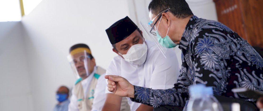 Wagub Sulsel, Andi Sudirman Sulaiman bersama jajaran PLN.