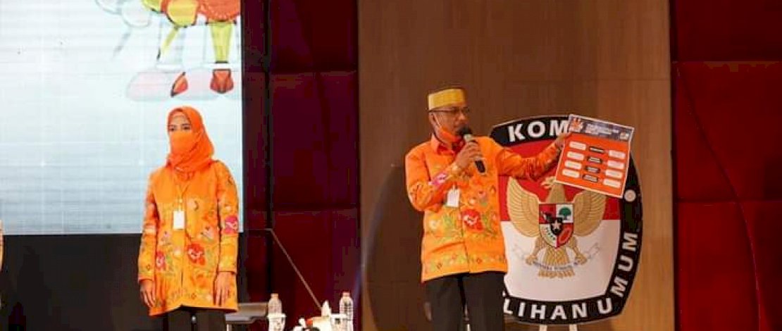 Pasangan Anir-Lutfi dalam debat Pilkada Pangkep, Minggu (1/11/2020) di Hotel Gammara, Makassar.