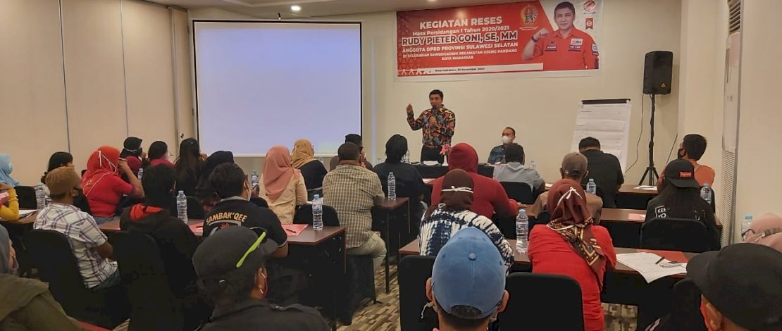 RPG saat melakukan reses di Hotel Golden Tulip, Makassar, Minggu, 1 November 2020.