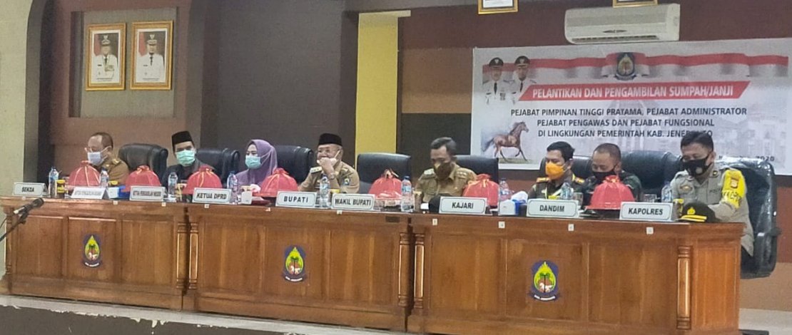 Suasana pelantikan dan pengambilan sumpah jabatan 264 pejabat di lingkup Pemkab Jeneponto.