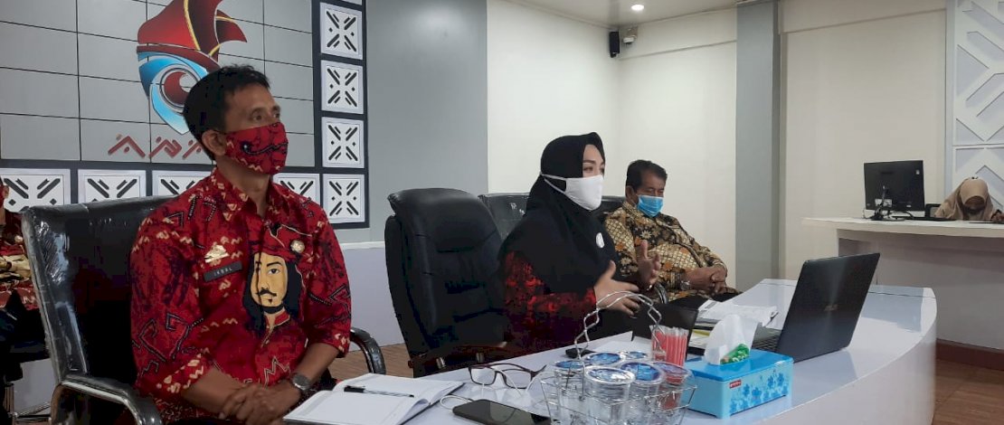 Suasana presentasi terkait pengembangan kebudayaan di Gowa, khususnya Warisan Budaya Takbenda (WBTb) secara virtual bersama Kementerian Pendidikan dan Kebudayaan (Kemendikbud) di Peace Room A'Kio, Kantor Bupati Gowa, Kamis (22/10/2020).